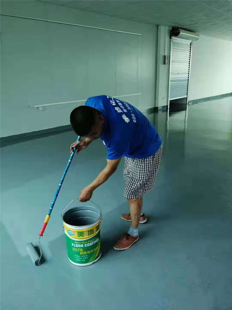 影響重慶水性地坪漆公司發(fā)展的外部因素有哪些？